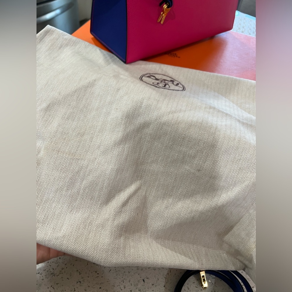 🏆💐HOST PICK💐🏆🩷💙Hermès Kelly 28 Epsom Leather Bag With Gold Hardware🩷💙 - Picture 12 of 17
